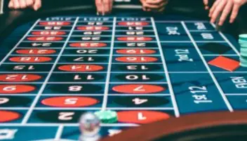 Red Heiress Slot Review with Free Spins, Bonus Features & No Deposit Guide